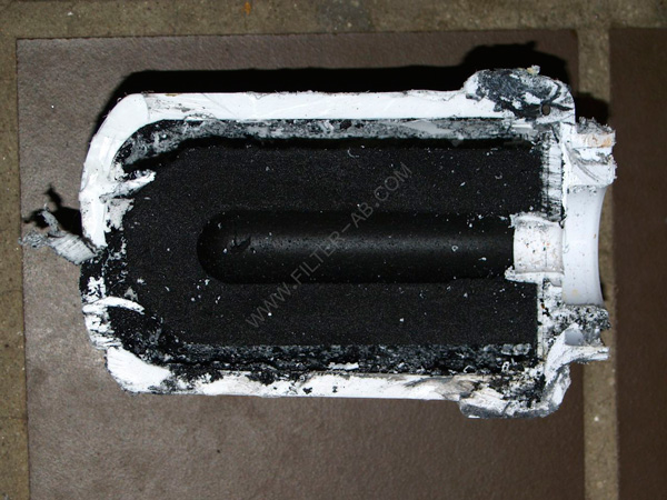 آب خروجی اولیه سیاه رنگ فیلتر یخچال